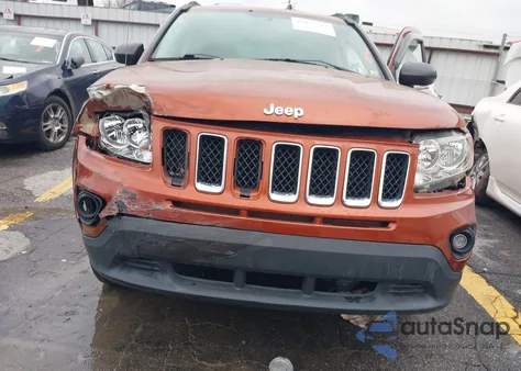 2012 Jeep Compass Latitude z USA, uszkodzony, nr VIN 1C4NJDEB4CD633053